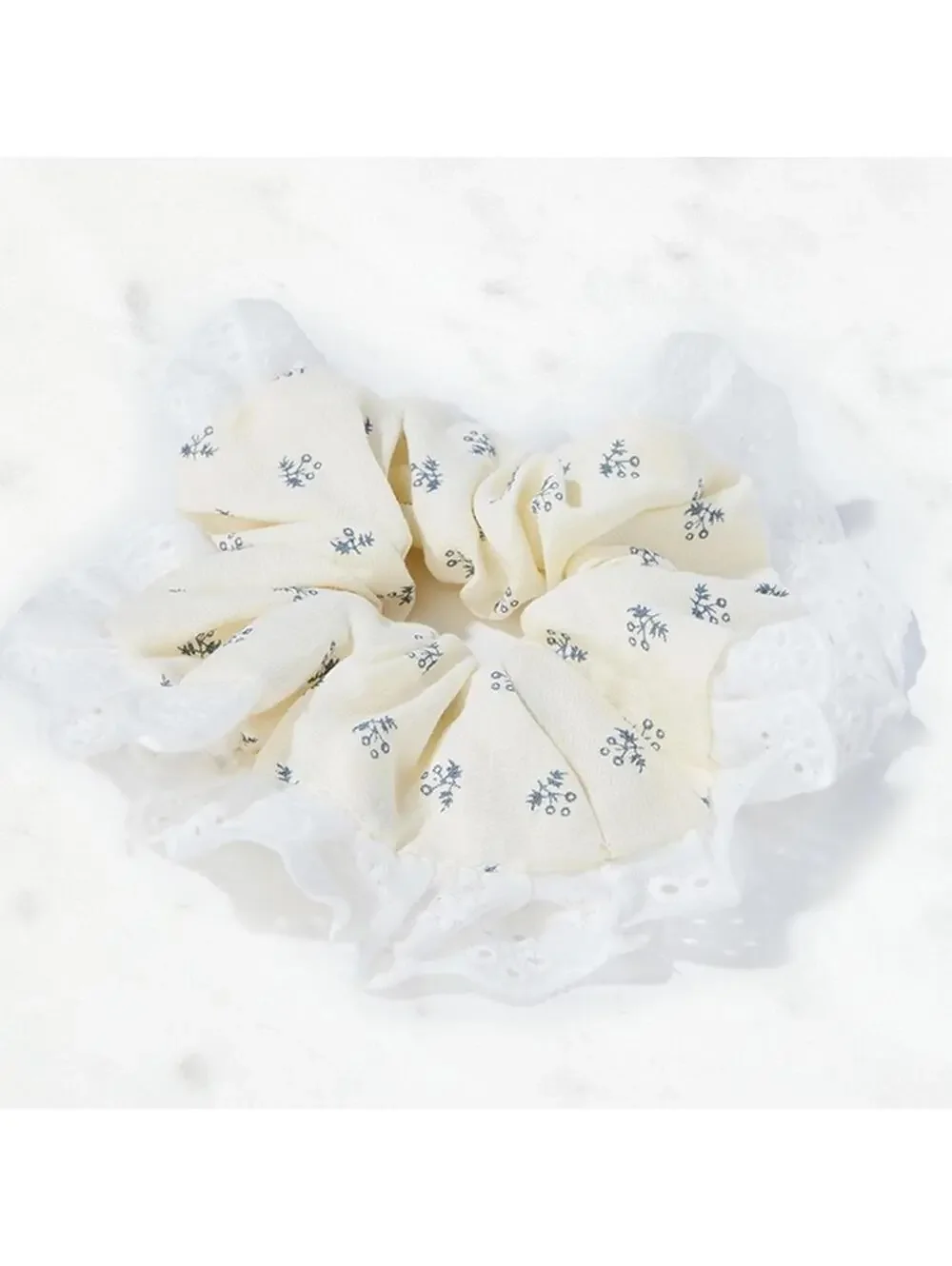 Pacsun Set of 2 Ditsy Floral Eyelet Hair Scrunchie NWT Cream Blue